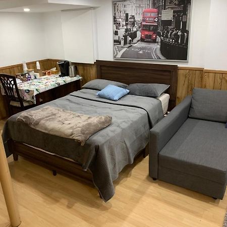 Big Oasis Studio Near Airport Yyz Hotel Toronto Ngoại thất bức ảnh