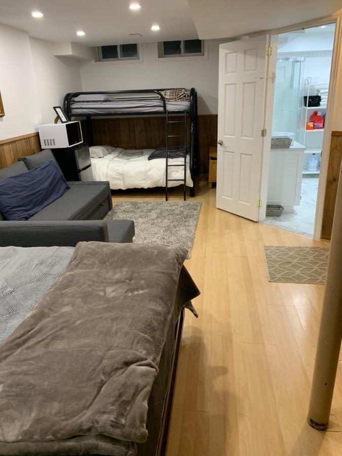 Big Oasis Studio Near Airport Yyz Hotel Toronto Ngoại thất bức ảnh