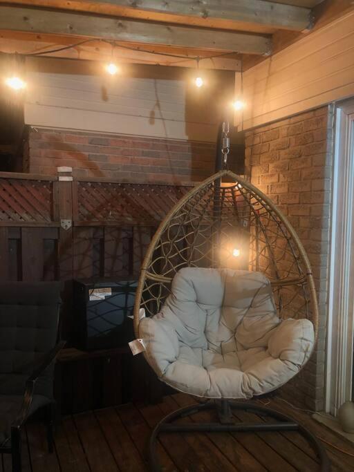Big Oasis Studio Near Airport Yyz Hotel Toronto Ngoại thất bức ảnh