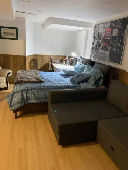 Big Oasis Studio Near Airport Yyz Hotel Toronto Ngoại thất bức ảnh