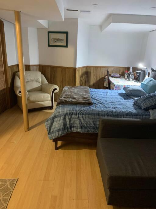 Big Oasis Studio Near Airport Yyz Hotel Toronto Ngoại thất bức ảnh