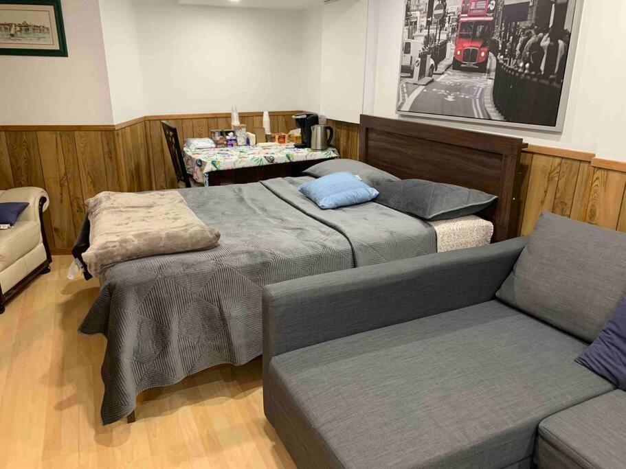 Big Oasis Studio Near Airport Yyz Hotel Toronto Ngoại thất bức ảnh